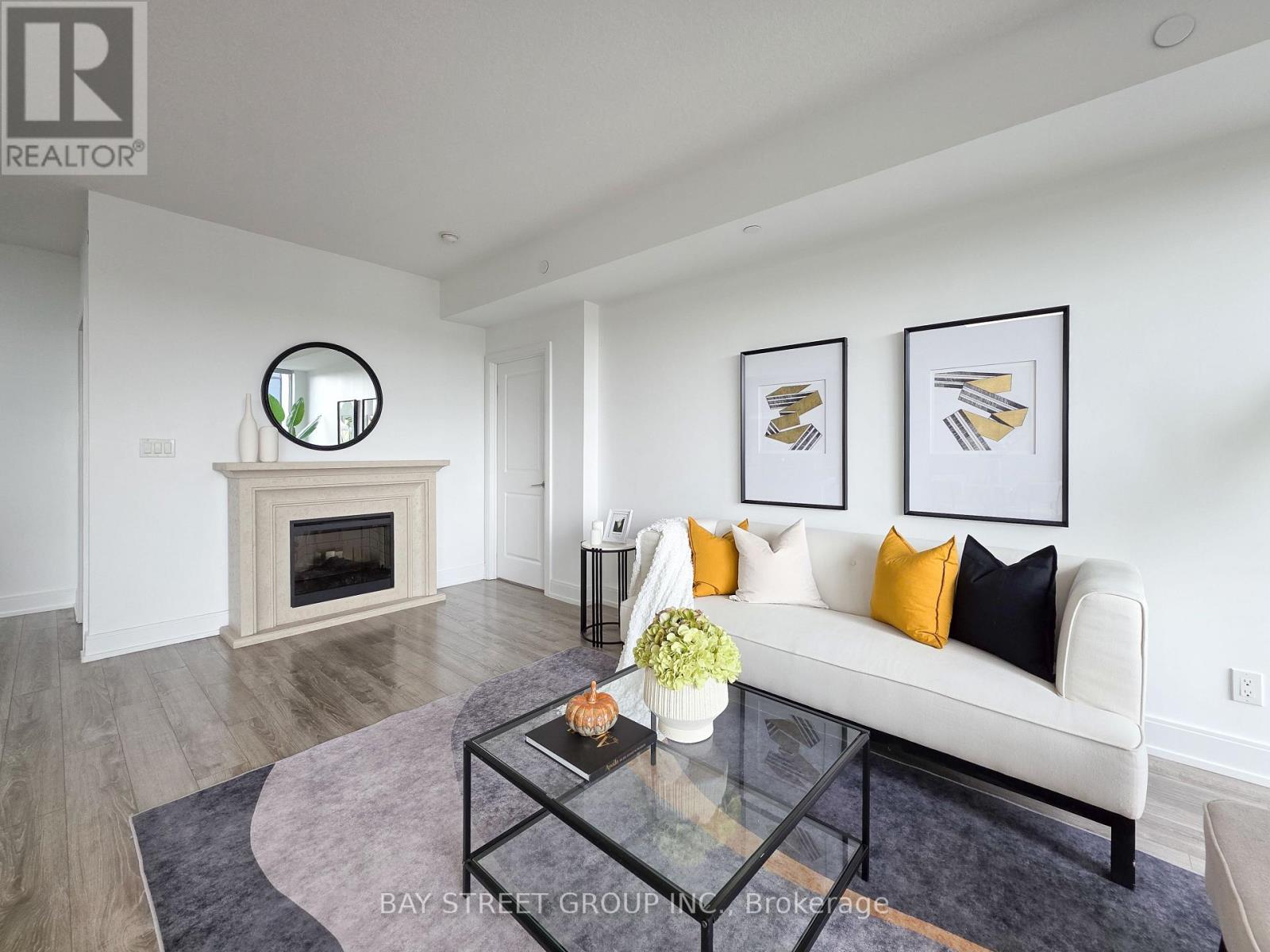 705b - 9608 Yonge Street, Richmond Hill, Ontario  L4C 0X4 - Photo 6 - N12539684