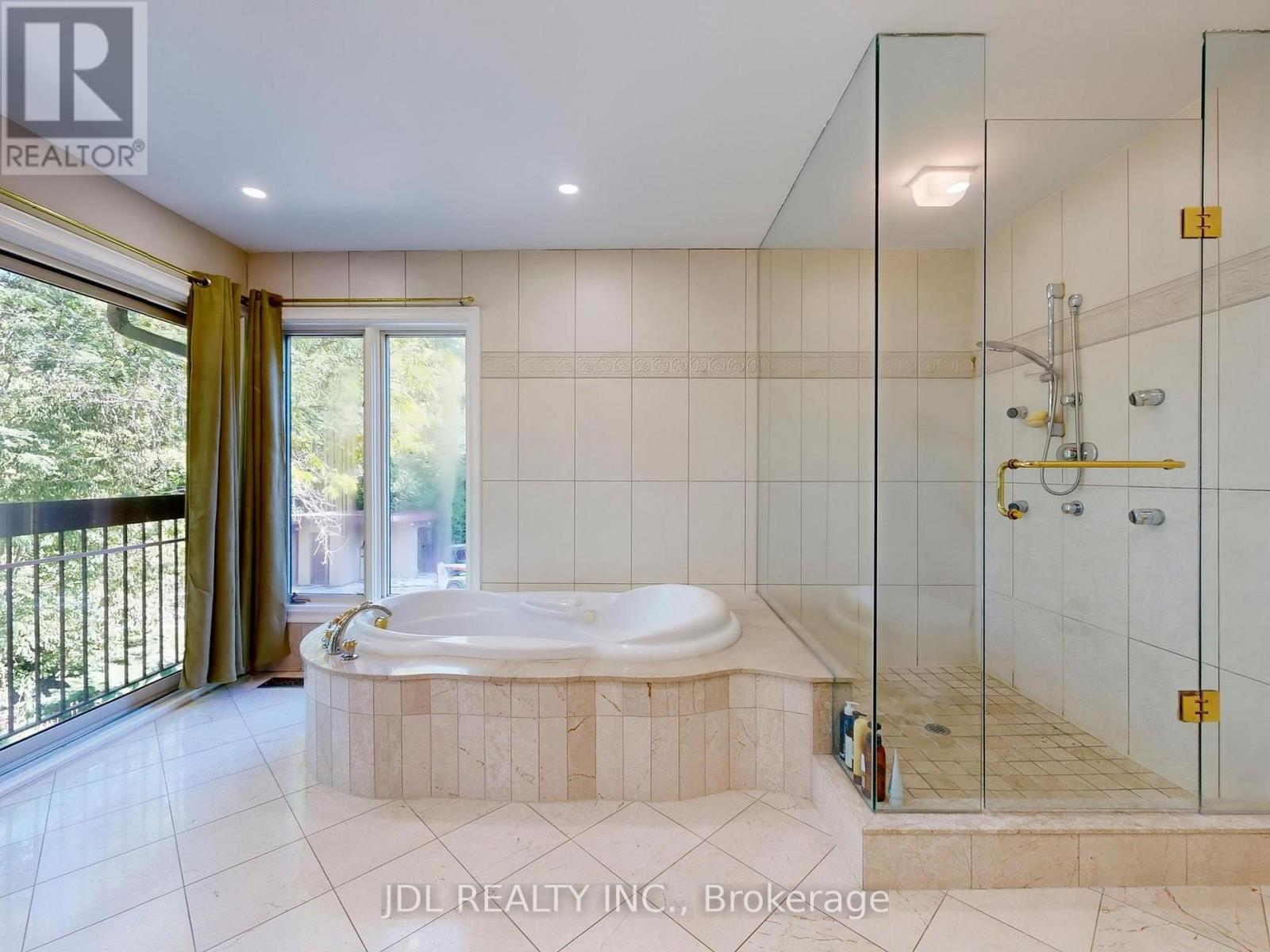 11 Moodie Drive, Richmond Hill, Ontario  L4C 8C9 - Photo 19 - N12539696