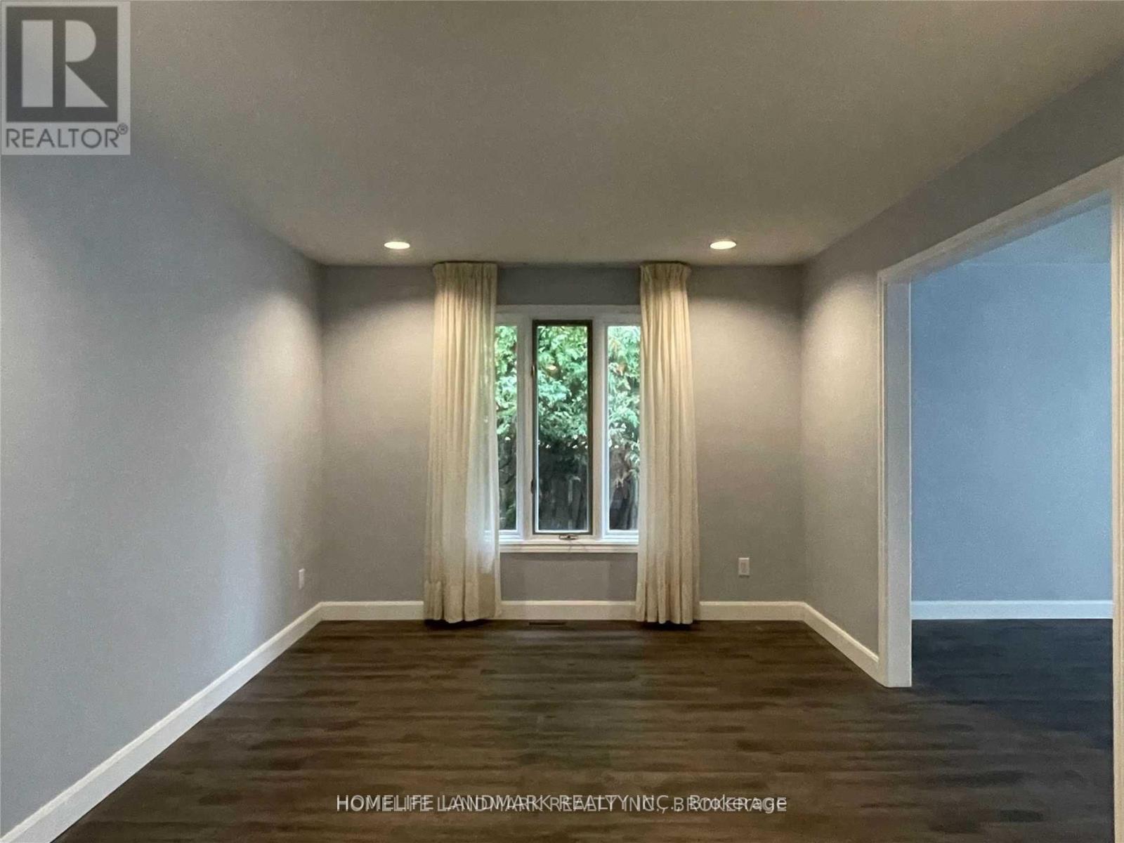 Upper - 2 Gibbon Drive, Barrie, Ontario  L4N 6G3 - Photo 11 - S12539698