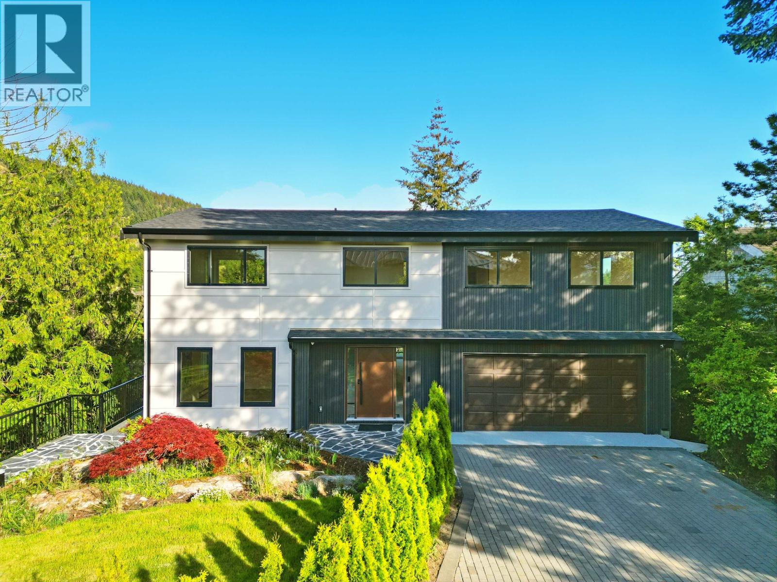 6230 Summit Avenue, West Vancouver, British Columbia  V7W 1Y2 - Photo 2 - R3066866