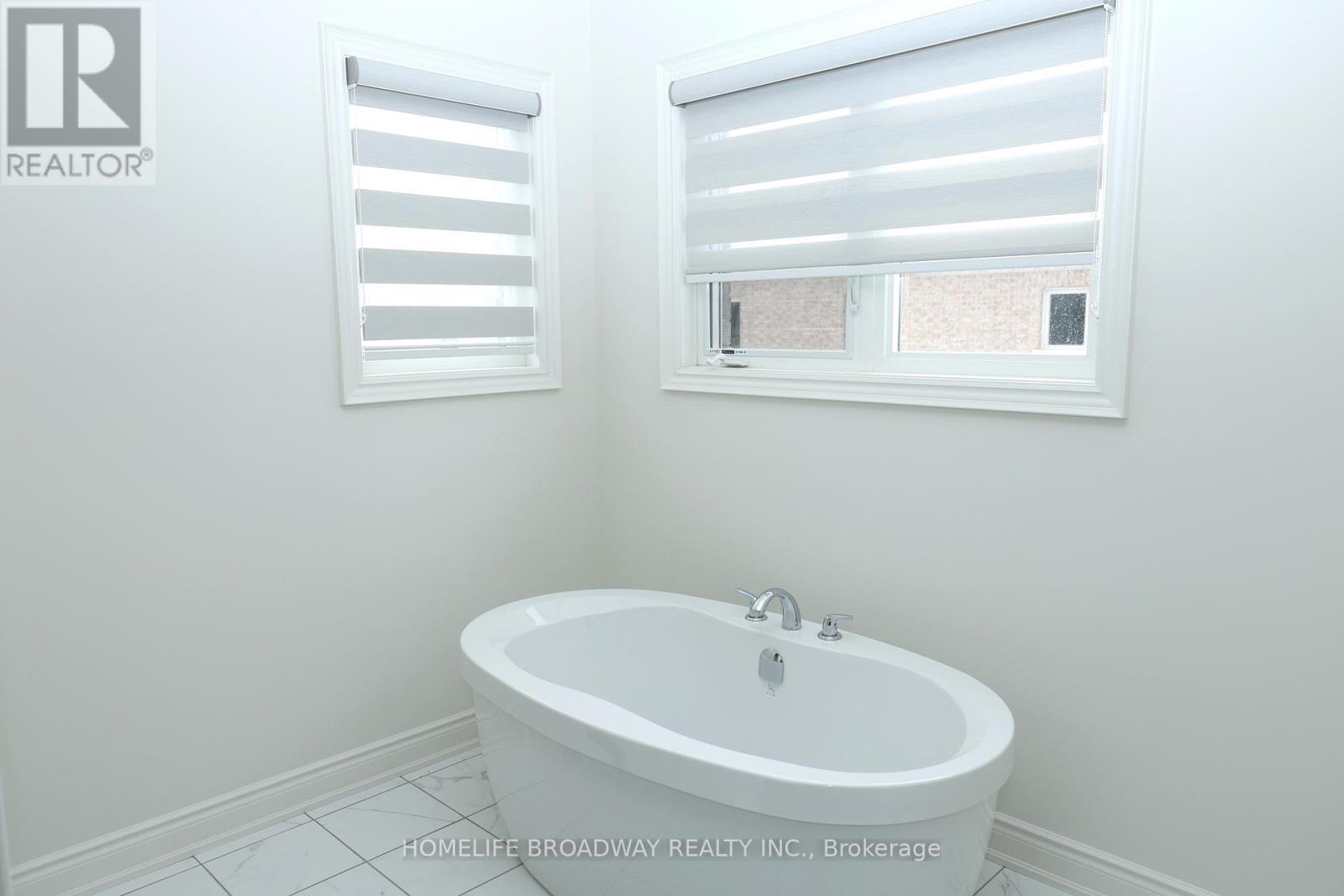 5 Boccella Crescent, Richmond Hill, Ontario L4B 0H9 - Photo 12 - N12310019