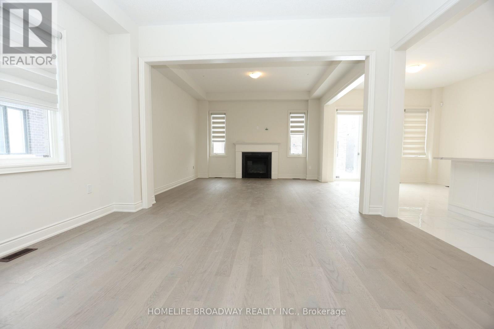 5 Boccella Crescent, Richmond Hill, Ontario L4B 0H9 - Photo 2 - N12310019