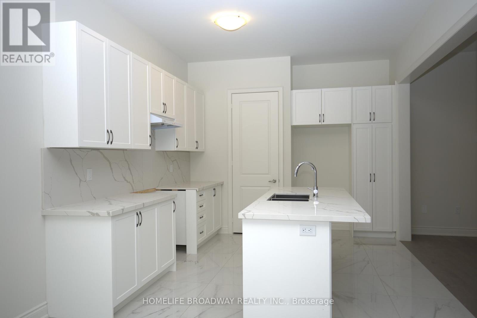 5 Boccella Crescent, Richmond Hill, Ontario L4B 0H9 - Photo 5 - N12310019