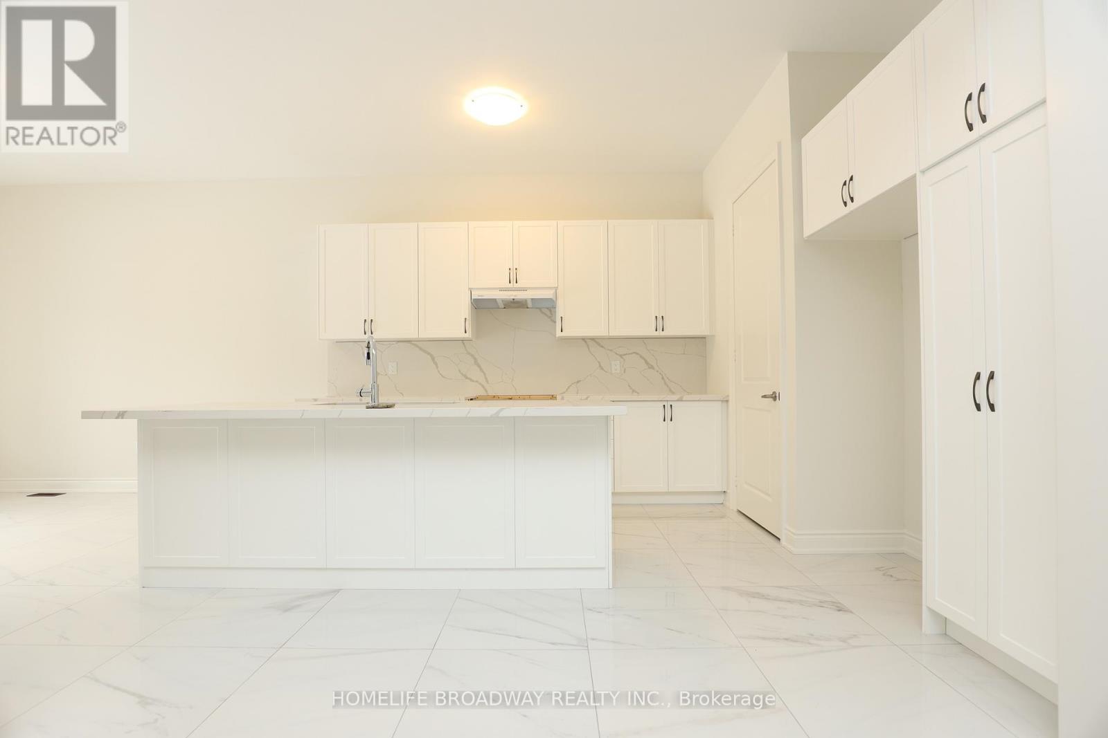 5 Boccella Crescent, Richmond Hill, Ontario L4B 0H9 - Photo 6 - N12310019