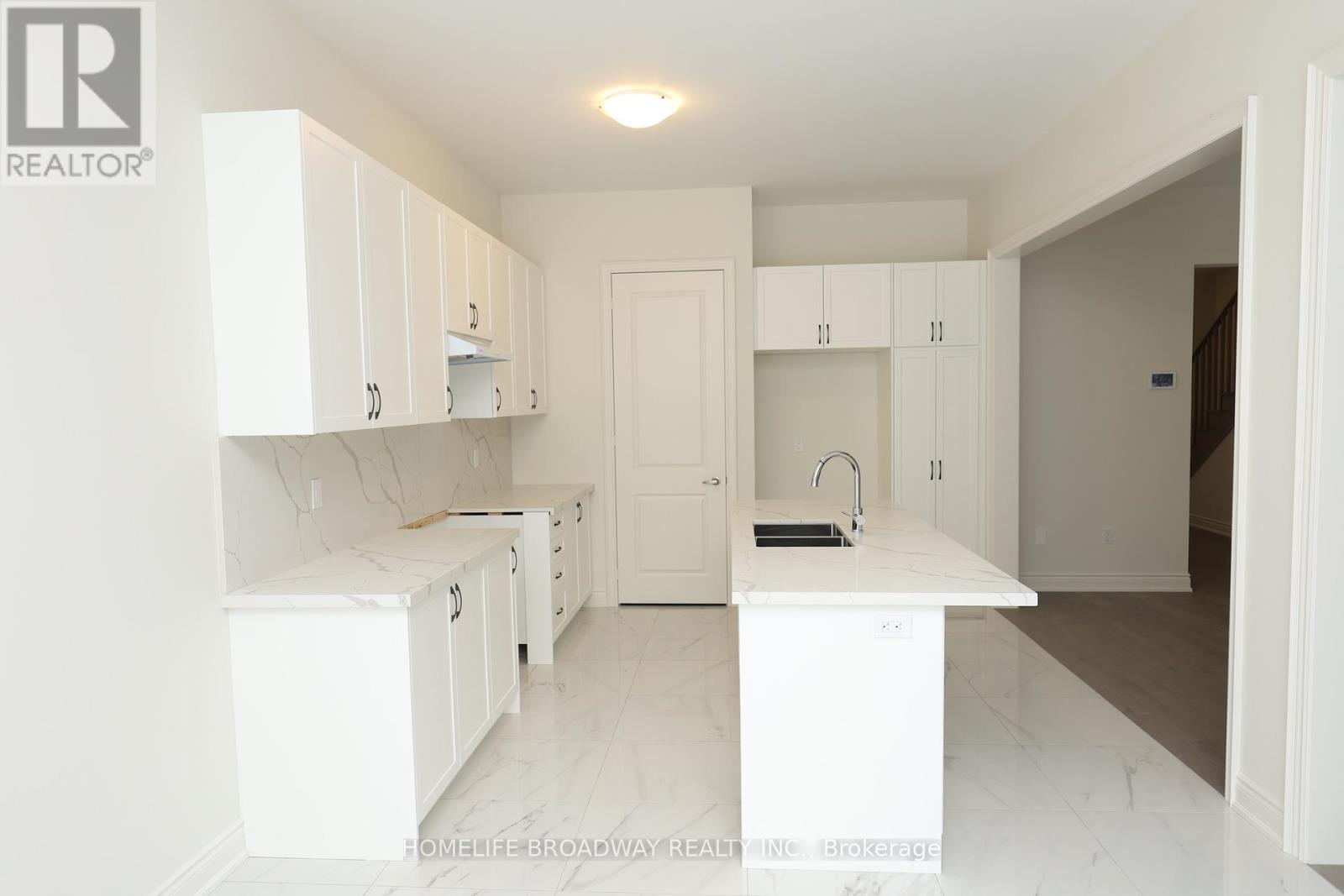 5 Boccella Crescent, Richmond Hill, Ontario L4B 0H9 - Photo 8 - N12310019