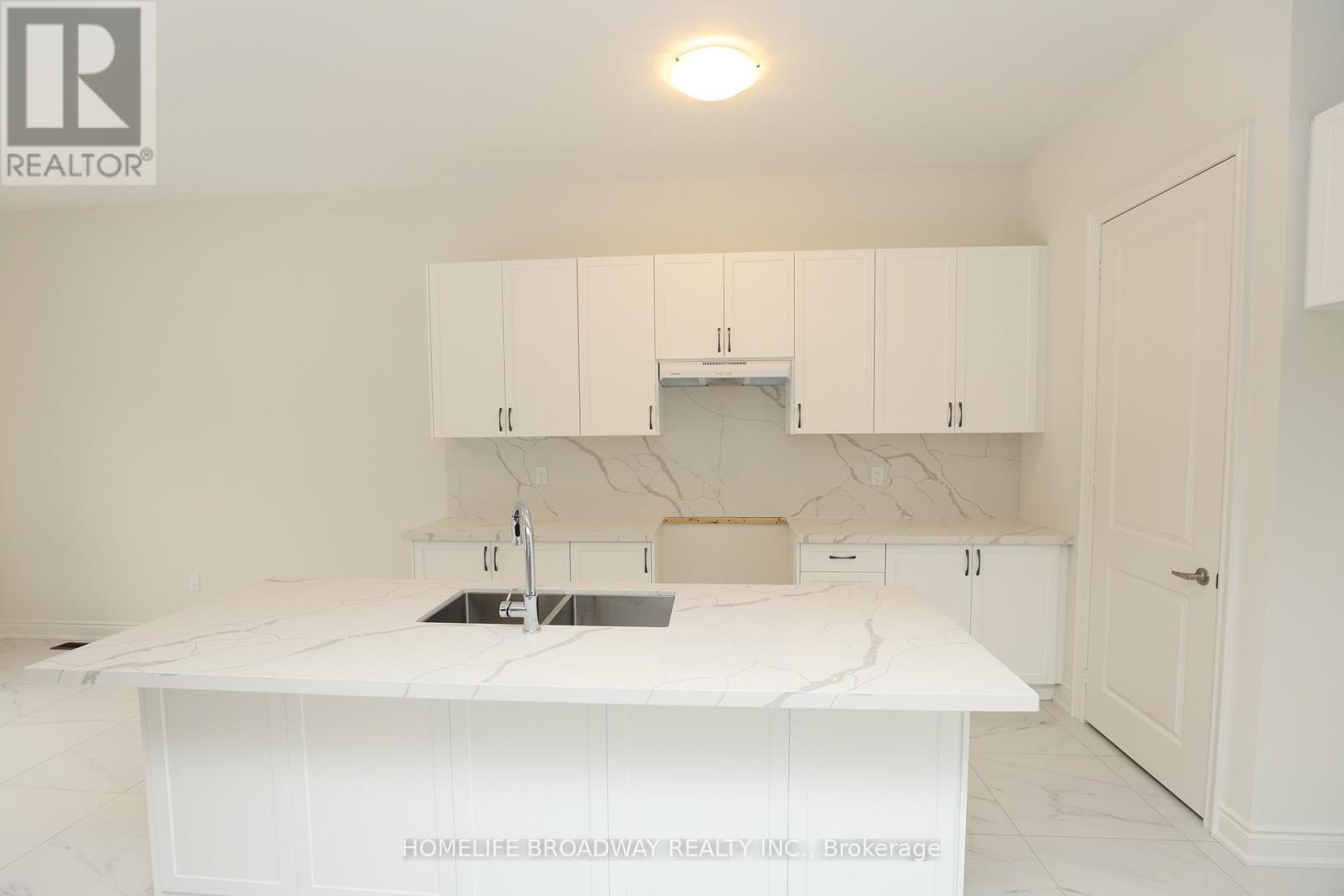 5 Boccella Crescent, Richmond Hill, Ontario L4B 0H9 - Photo 7 - N12310019