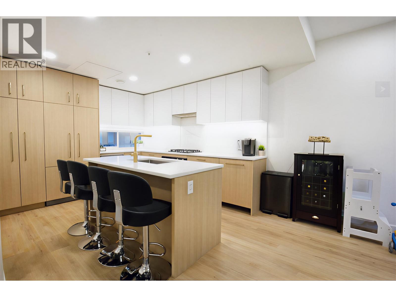 202 381 Clayton Street, Coquitlam, British Columbia  V3K 0J8 - Photo 4 - R3066204