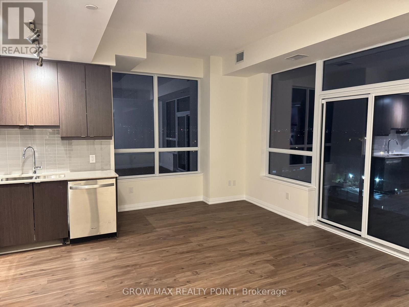 1029 - 3270 Sheppard Avenue E, Toronto, Ontario  M1T 3K3 - Photo 4 - E12539716