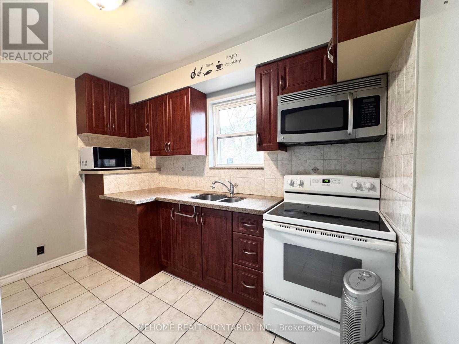 292 Poyntz Avenue, Toronto, Ontario  M2N 1J9 - Photo 5 - C12532514