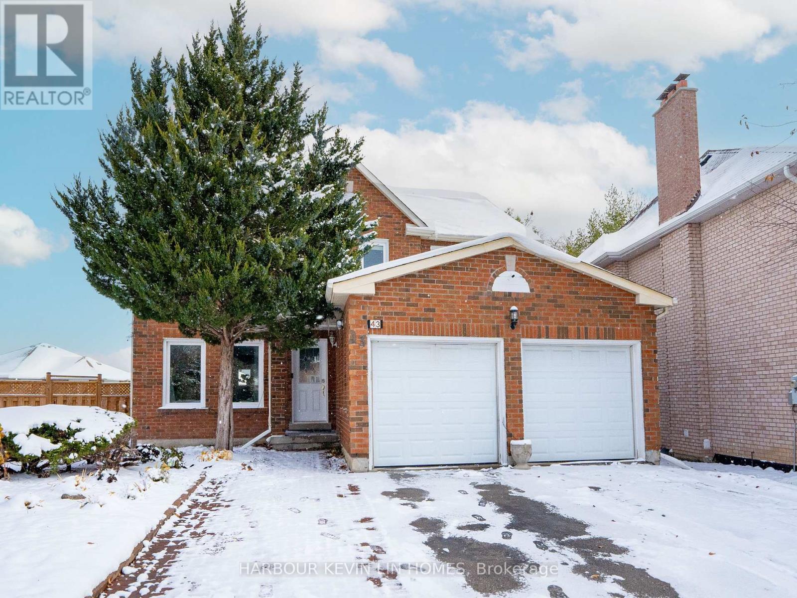 43 Piccadilly Road, Richmond Hill, Ontario  L4B 1S9 - Photo 2 - N12539728