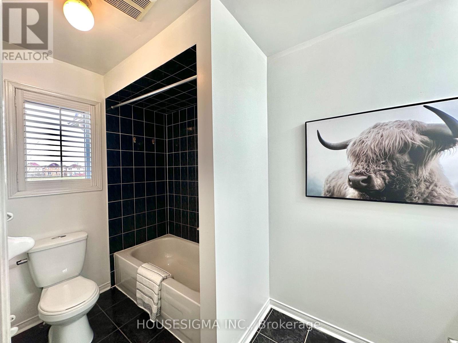 77 Beavervalley Drive, Brampton, Ontario  L7A 3R3 - Photo 16 - W12539706