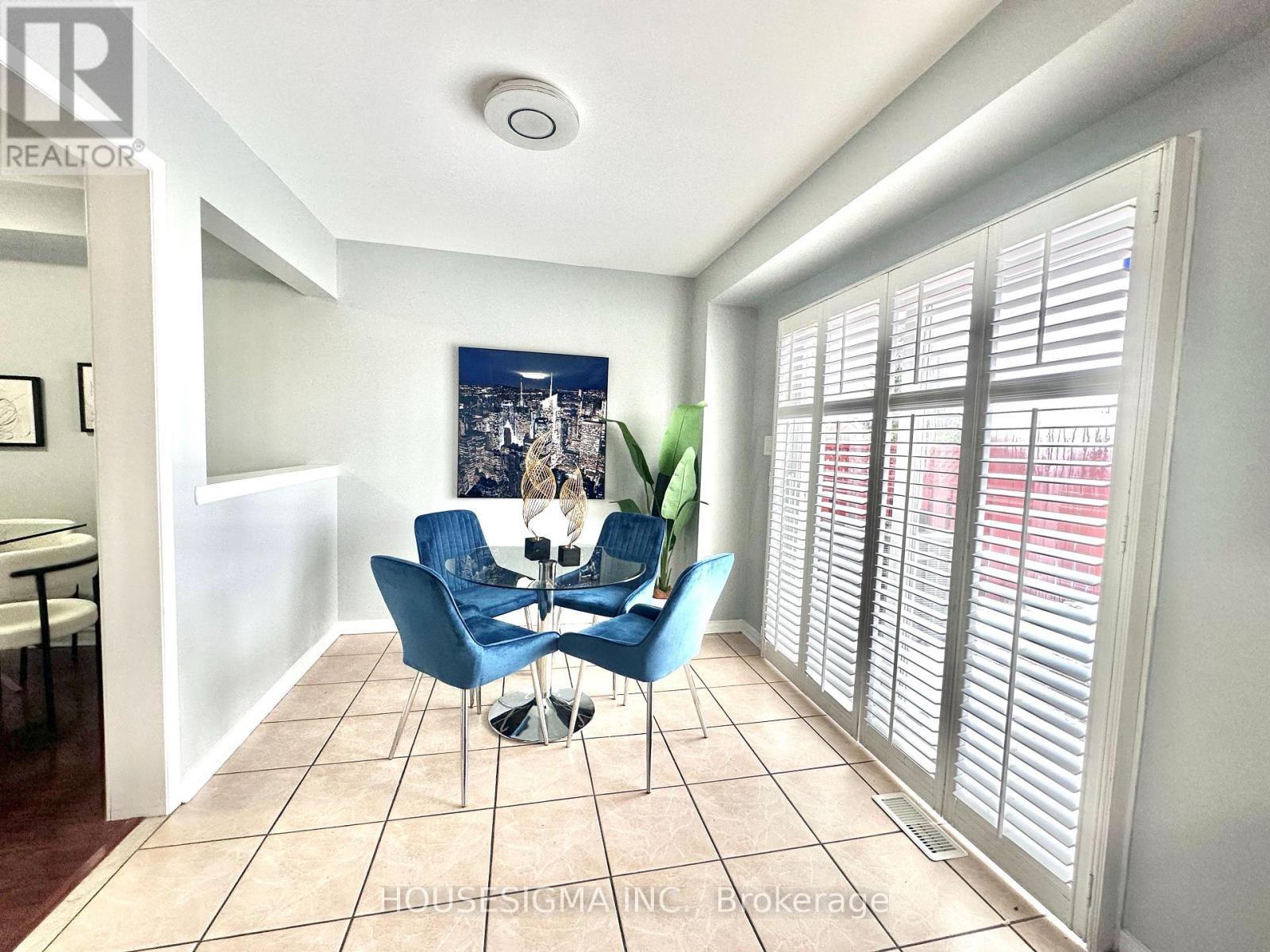 77 Beavervalley Drive, Brampton, Ontario  L7A 3R3 - Photo 9 - W12539706