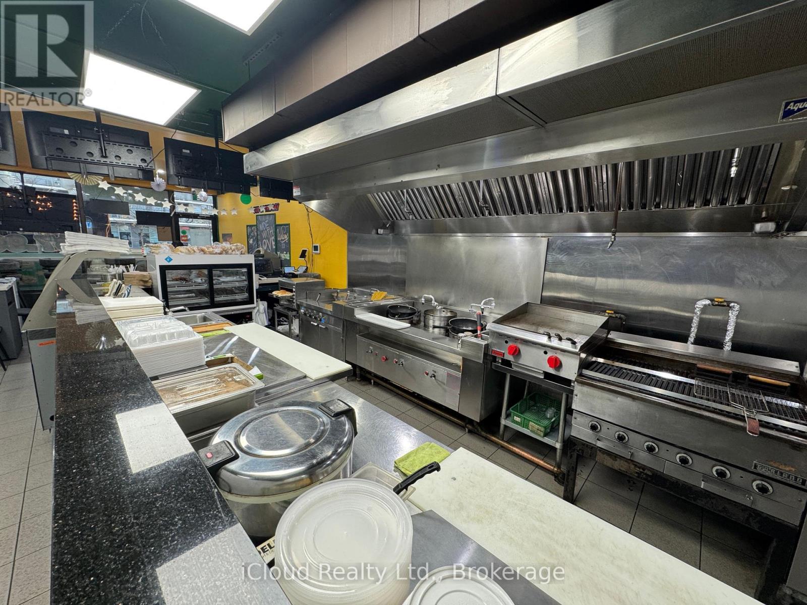 1178 The Queensway, Toronto, Ontario  M8Z 1R5 - Photo 10 - W12539714