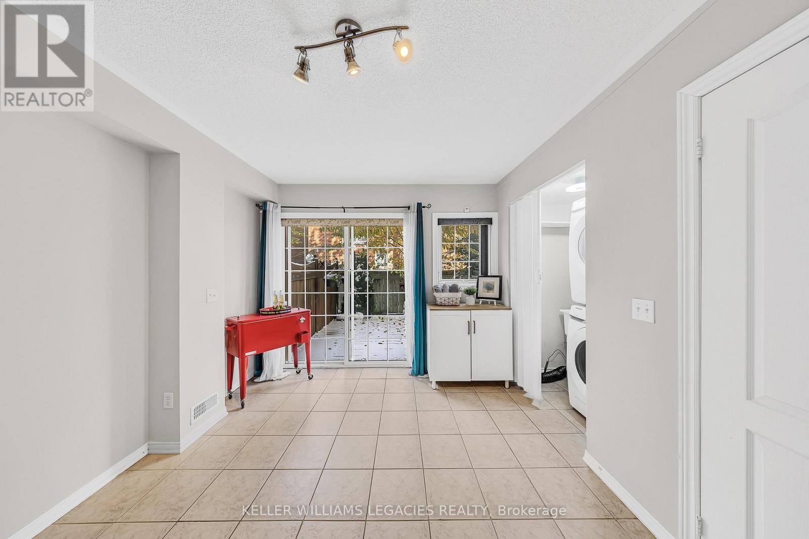 9 Rock Haven Lane, Brampton, Ontario  L6X 0H2 - Photo 6 - W12539718