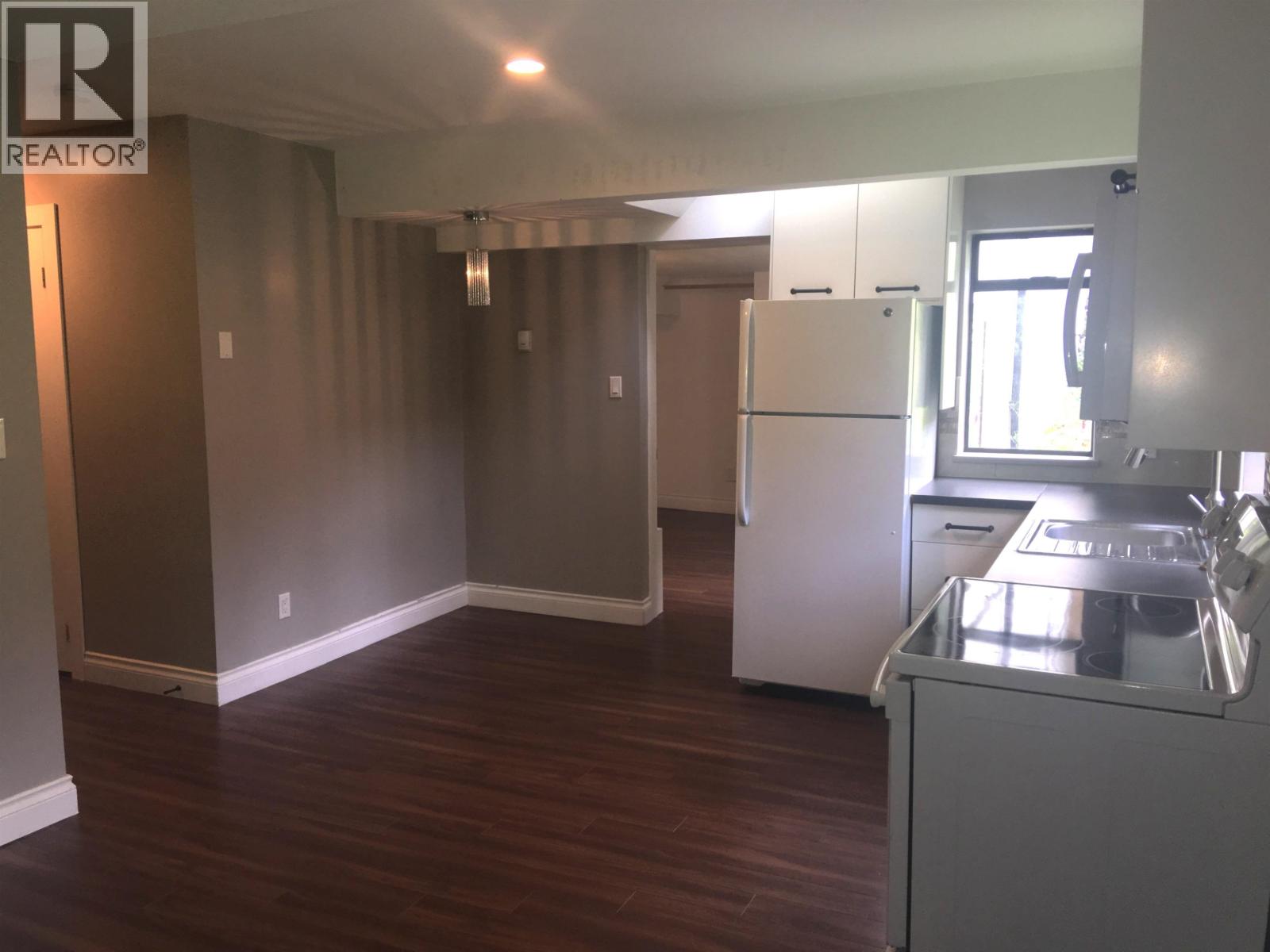 1634 Deep Cove Road, North Vancouver, British Columbia  V7G 1S5 - Photo 2 - R3067042