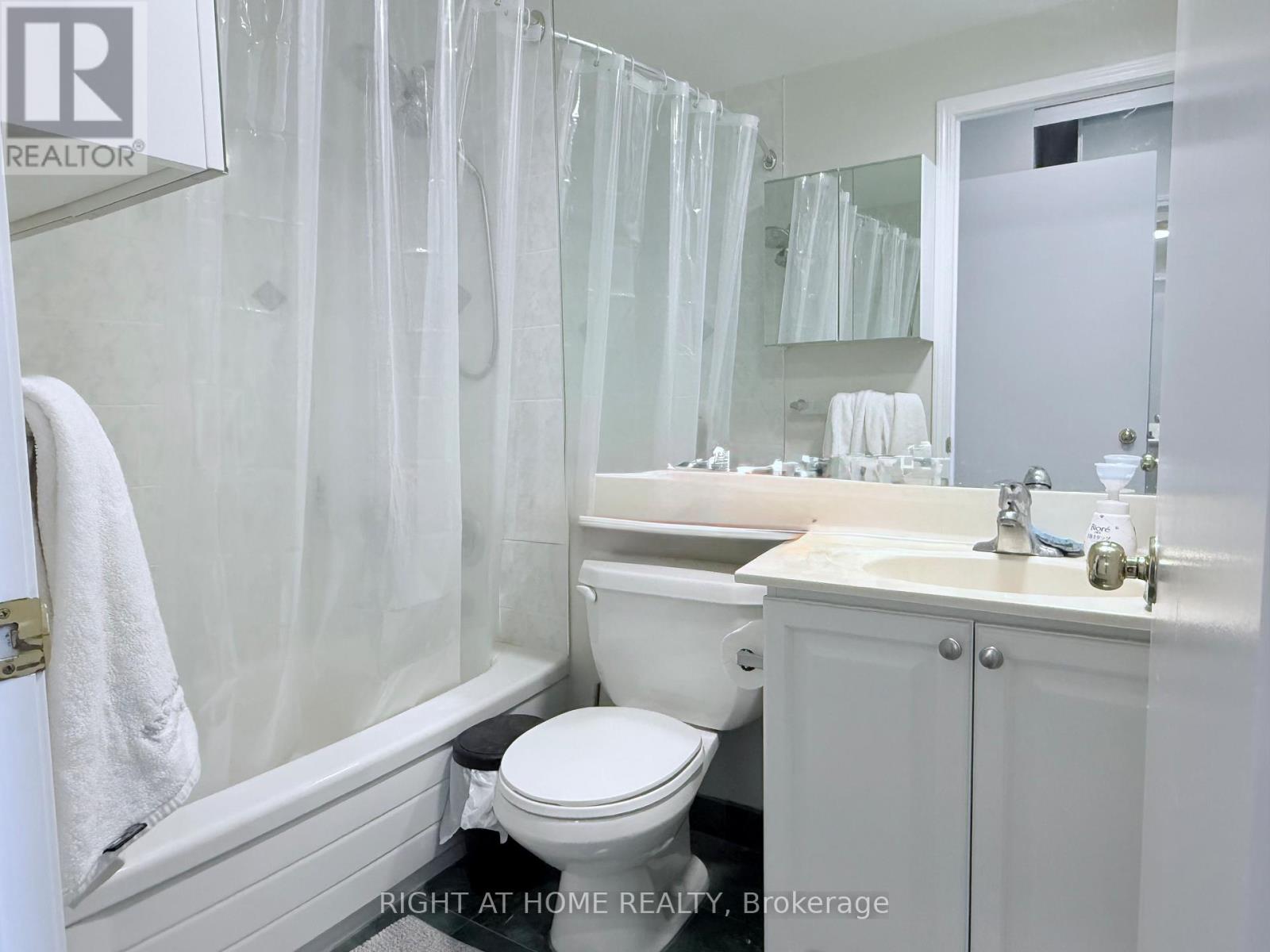 2310 - 7 King Street E, Toronto, Ontario M5C 3C5 - Photo 8 - C12539746