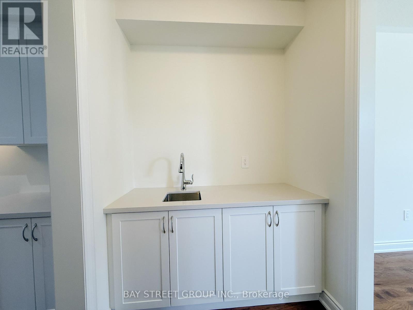 18 Shelson Place, Georgina, Ontario  L0E 1R0 - Photo 6 - N12539738