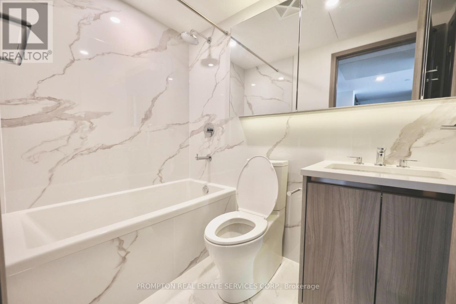 1901 - 1 Concord Cityplace Way, Toronto, Ontario  M5V 0X3 - Photo 12 - C12539748