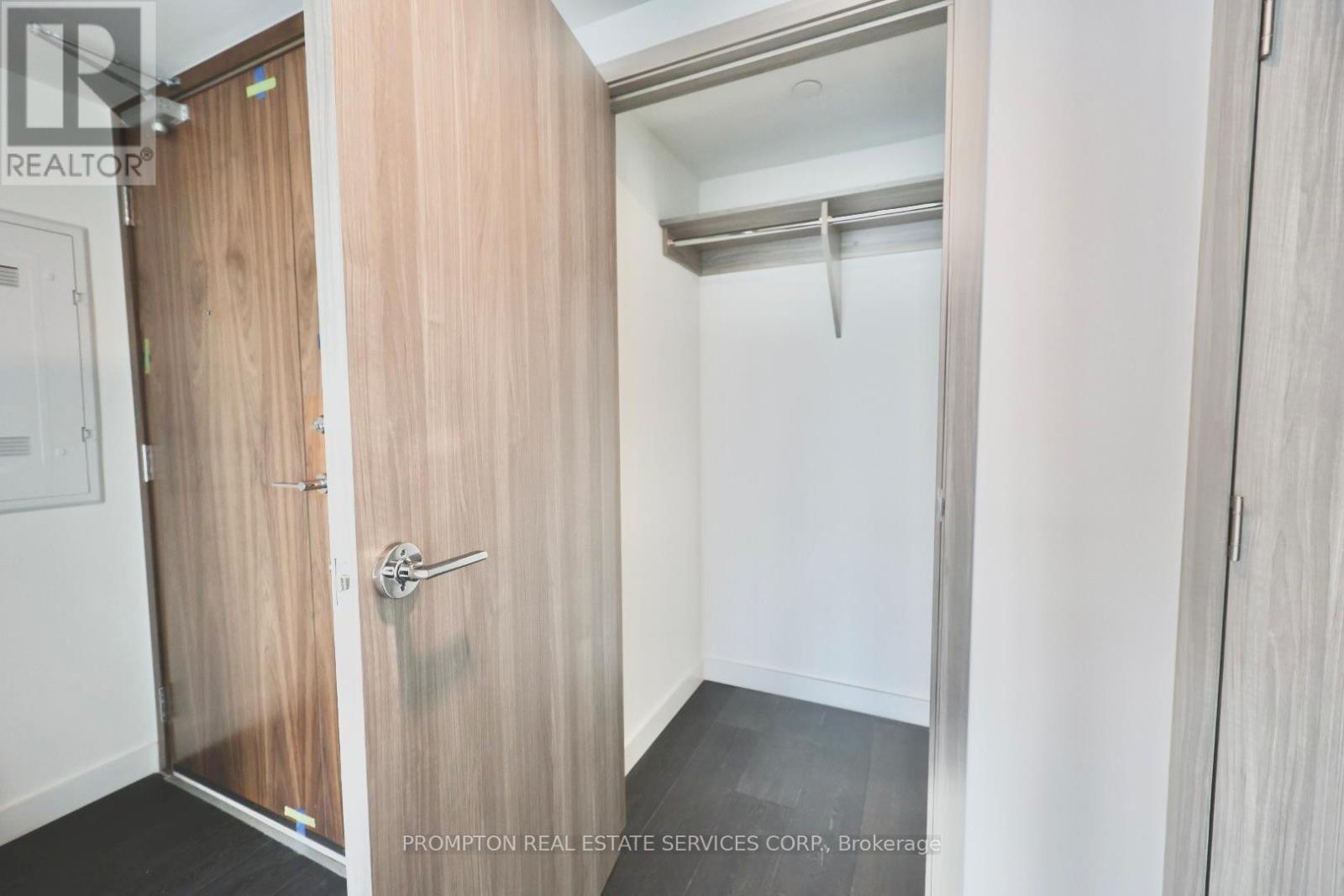 1901 - 1 Concord Cityplace Way, Toronto, Ontario  M5V 0X3 - Photo 17 - C12539748