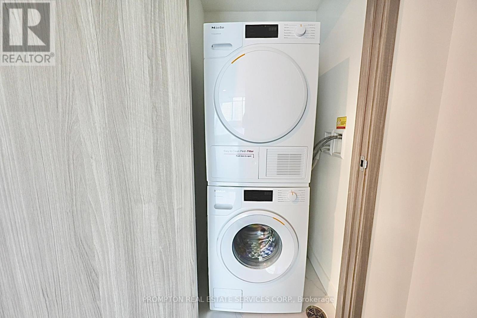 1901 - 1 Concord Cityplace Way, Toronto, Ontario  M5V 0X3 - Photo 18 - C12539748