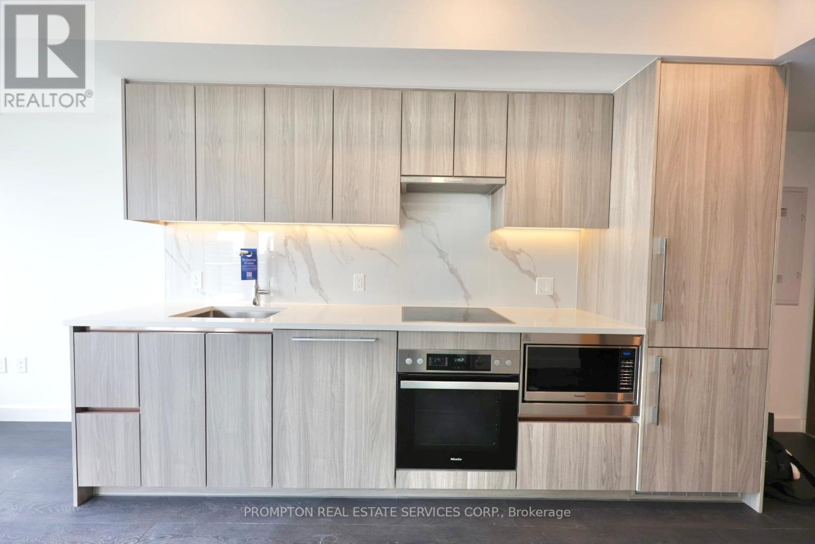 1901 - 1 Concord Cityplace Way, Toronto, Ontario  M5V 0X3 - Photo 2 - C12539748