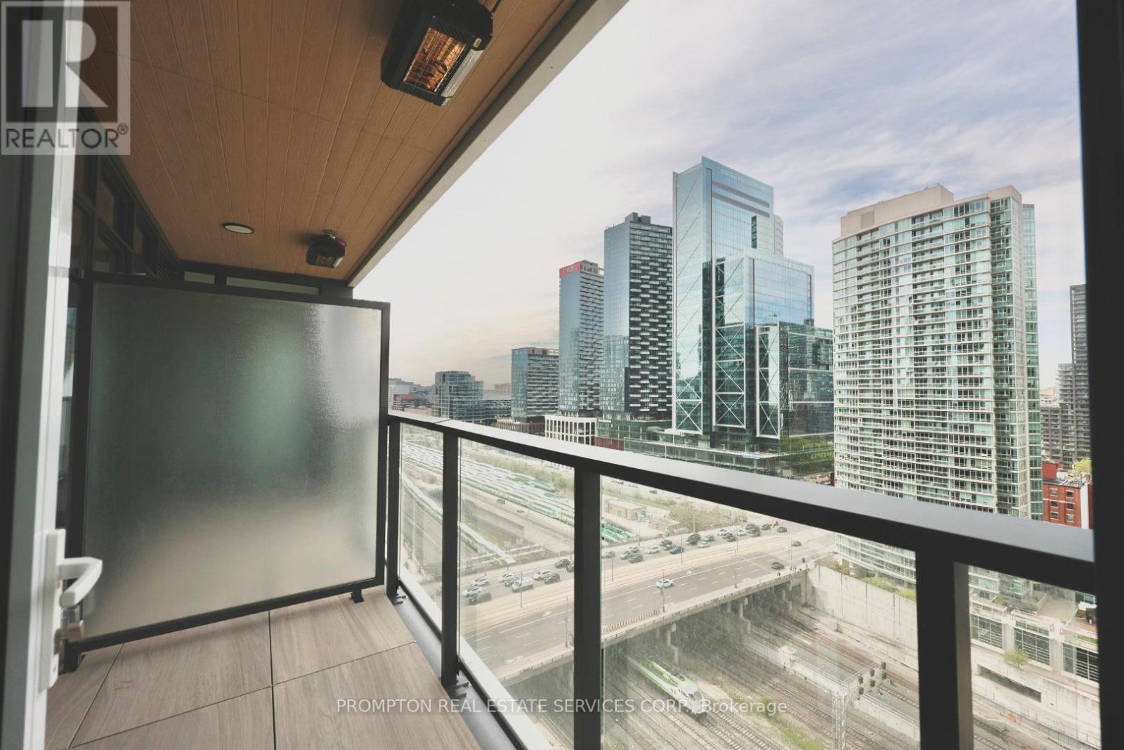 1901 - 1 Concord Cityplace Way, Toronto, Ontario  M5V 0X3 - Photo 24 - C12539748