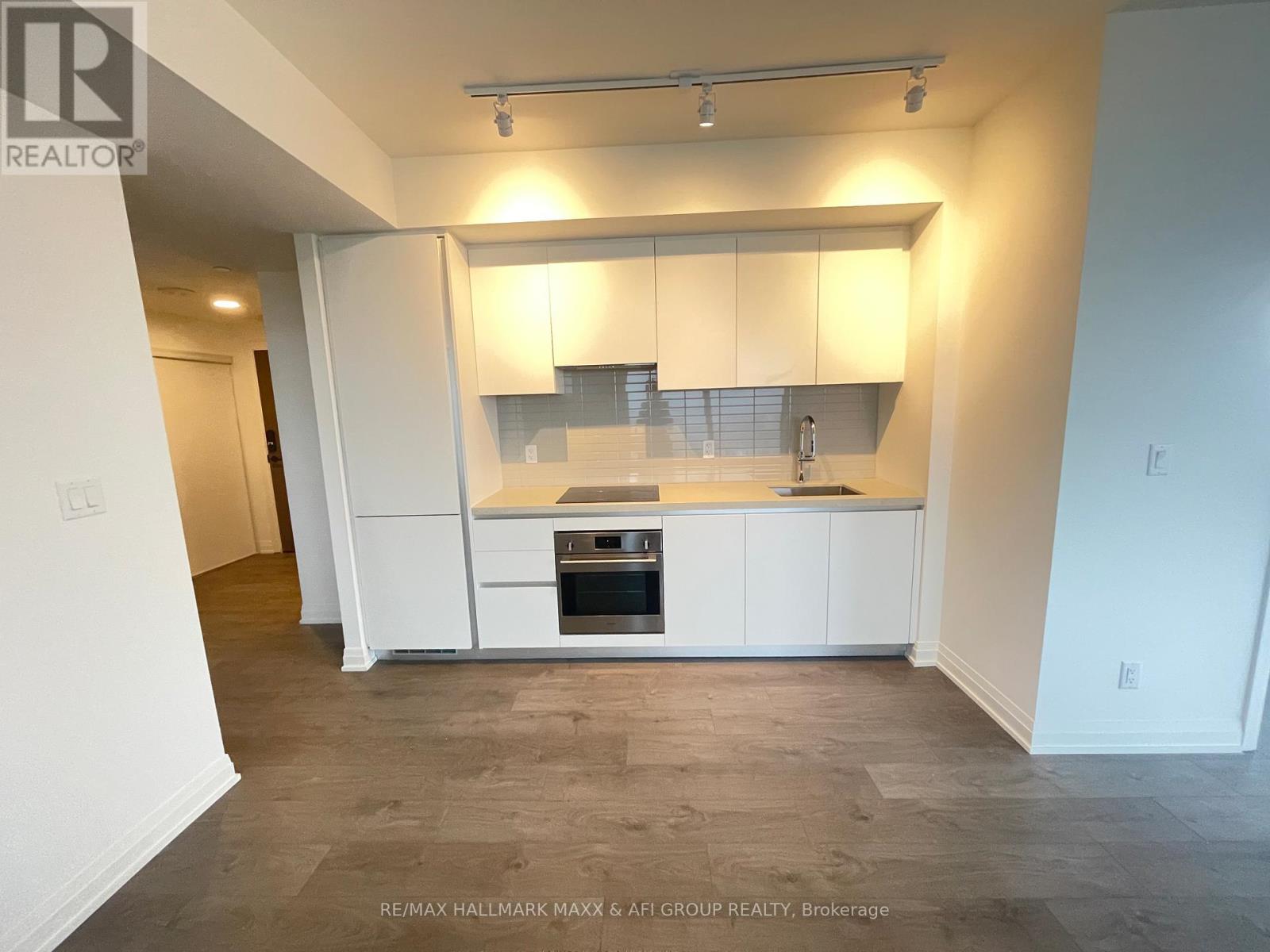 2402 - 4015 The Exchange, Mississauga, Ontario L5B 0N9 - Photo 8 - W12535240