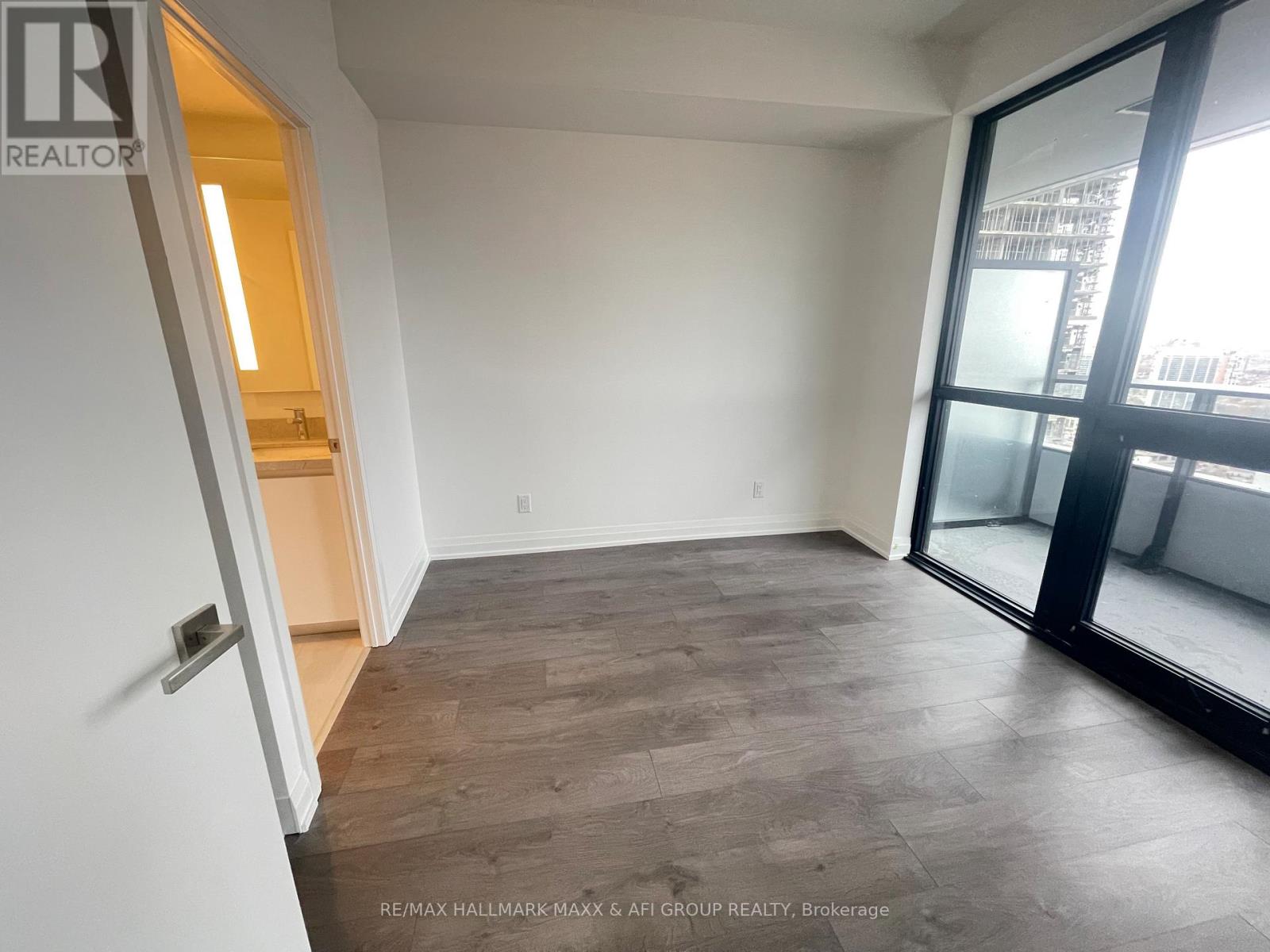 2402 - 4015 The Exchange, Mississauga, Ontario L5B 0N9 - Photo 14 - W12535240