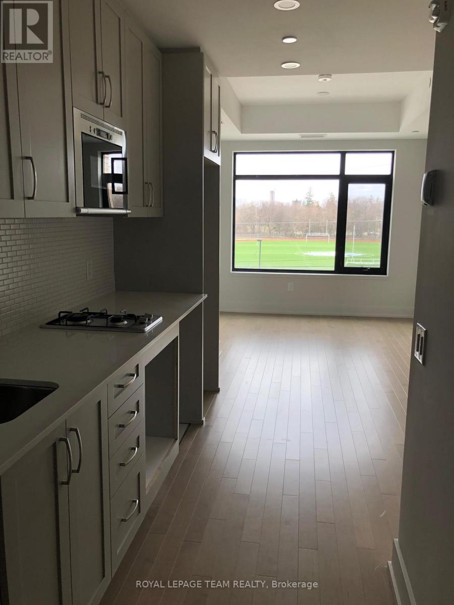 60 Springhurst Avenue, Ottawa, Ontario  K1S 5V7 - Photo 4 - X12539790