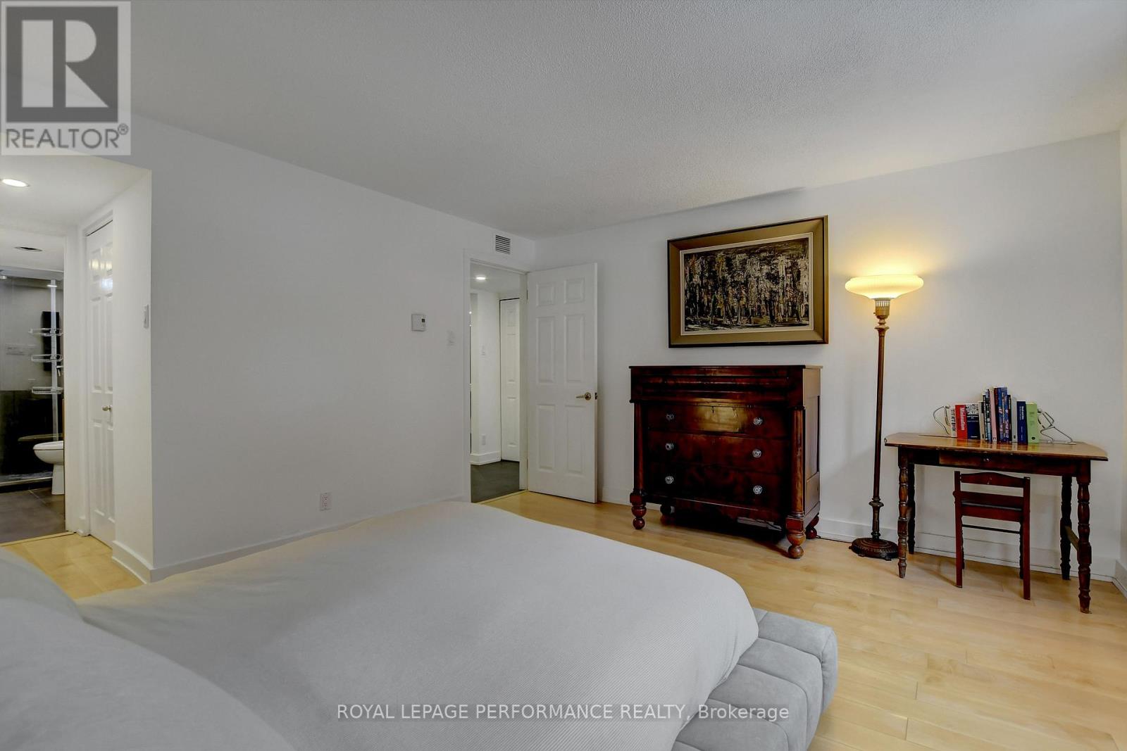 202 - 320 Crichton Street, Ottawa, Ontario K1M 1W5 - Photo 10 - X12539794