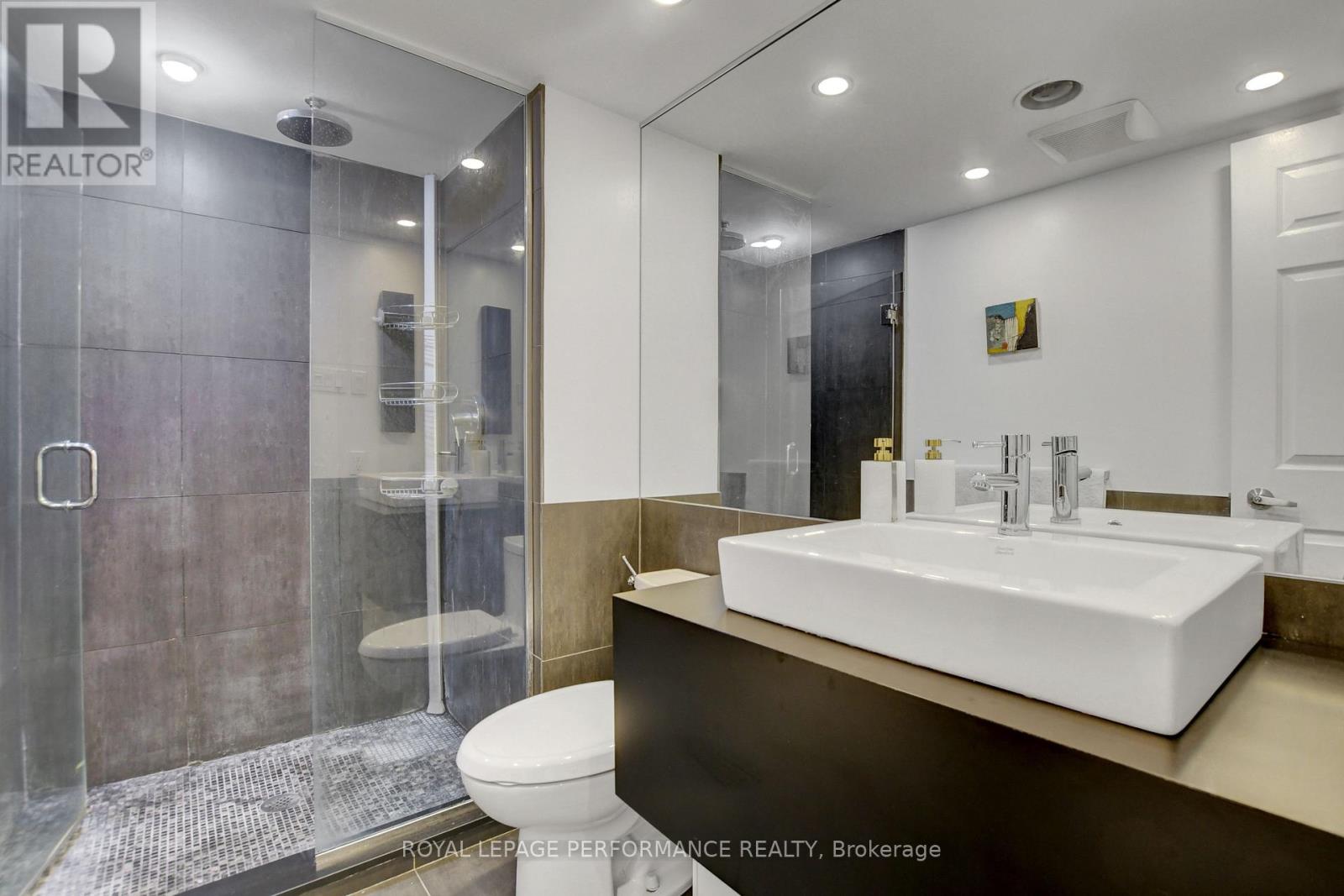 202 - 320 Crichton Street, Ottawa, Ontario K1M 1W5 - Photo 11 - X12539794