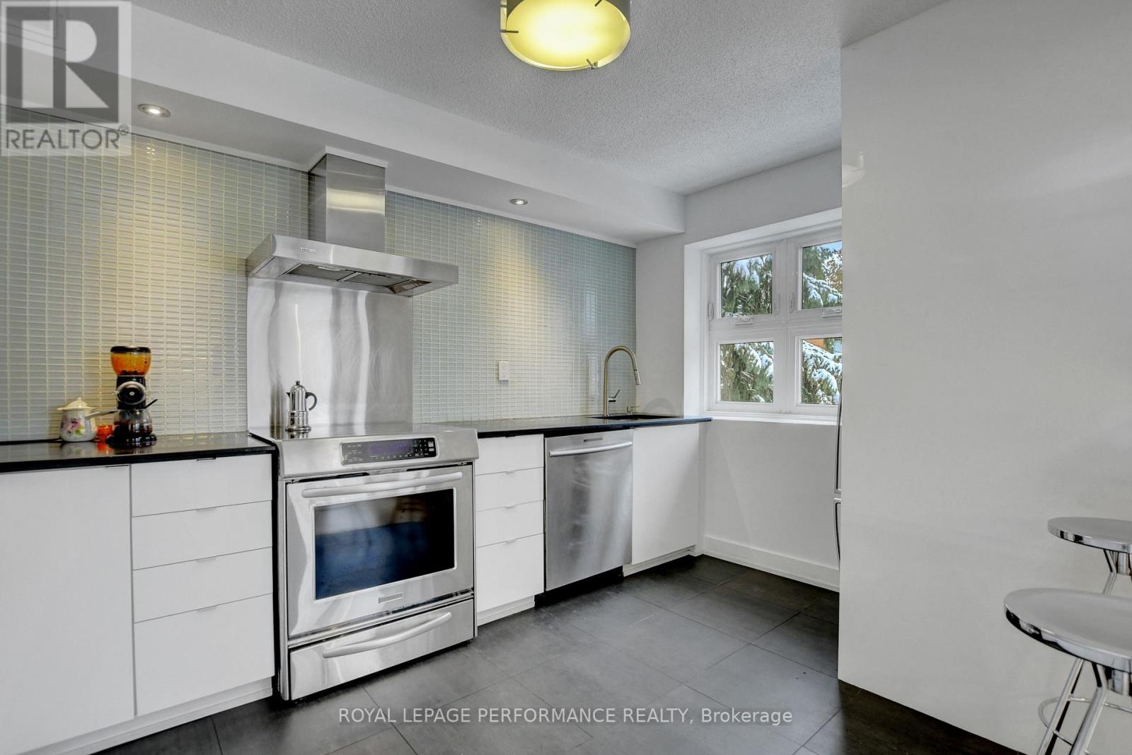 202 - 320 Crichton Street, Ottawa, Ontario K1M 1W5 - Photo 27 - X12539794