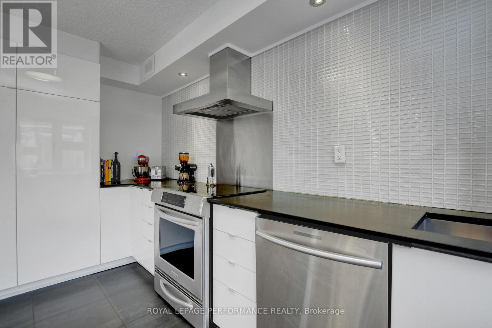 202 - 320 Crichton Street, Ottawa, Ontario K1M 1W5 - Photo 28 - X12539794