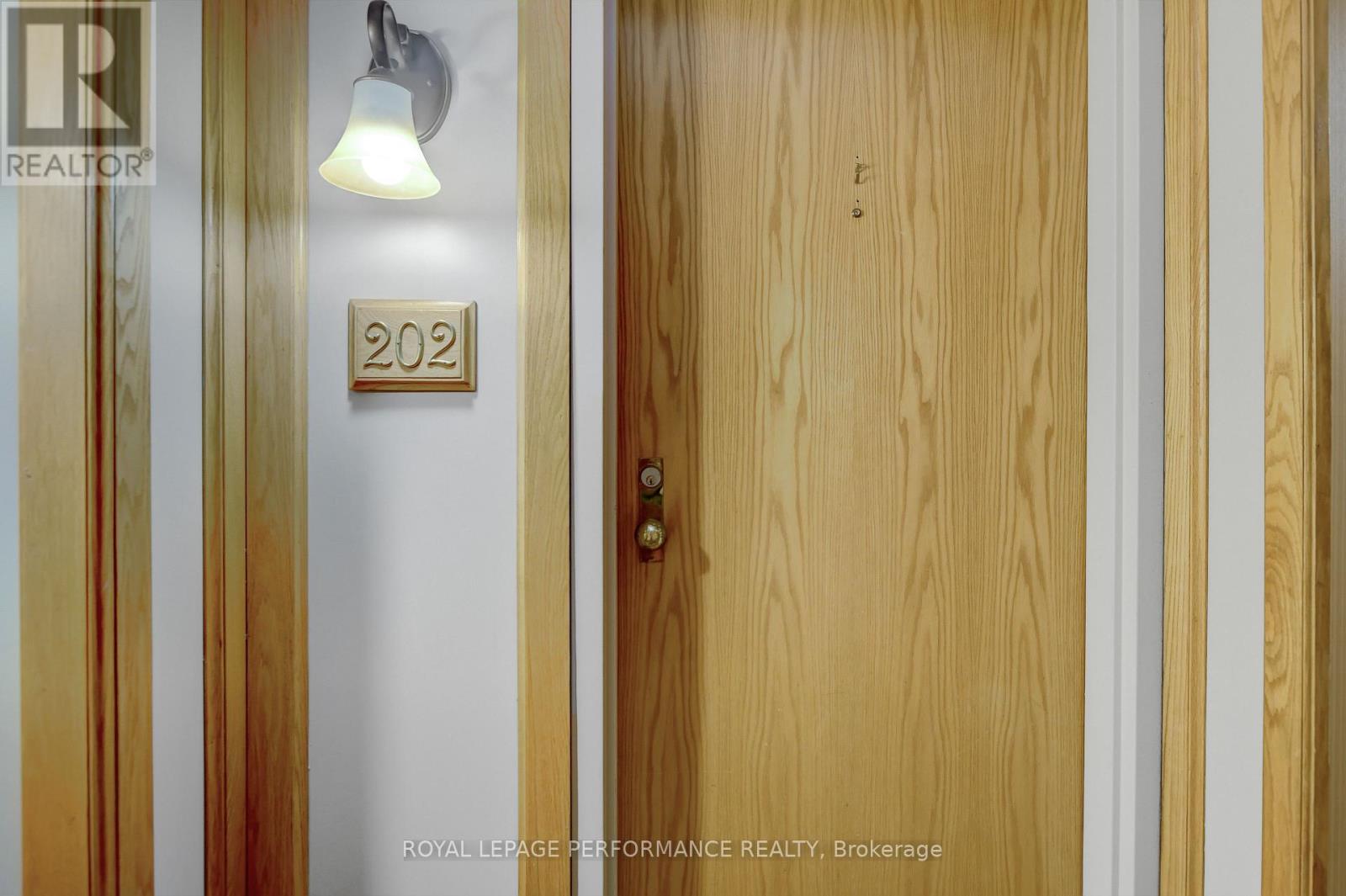 202 - 320 Crichton Street, Ottawa, Ontario K1M 1W5 - Photo 4 - X12539794