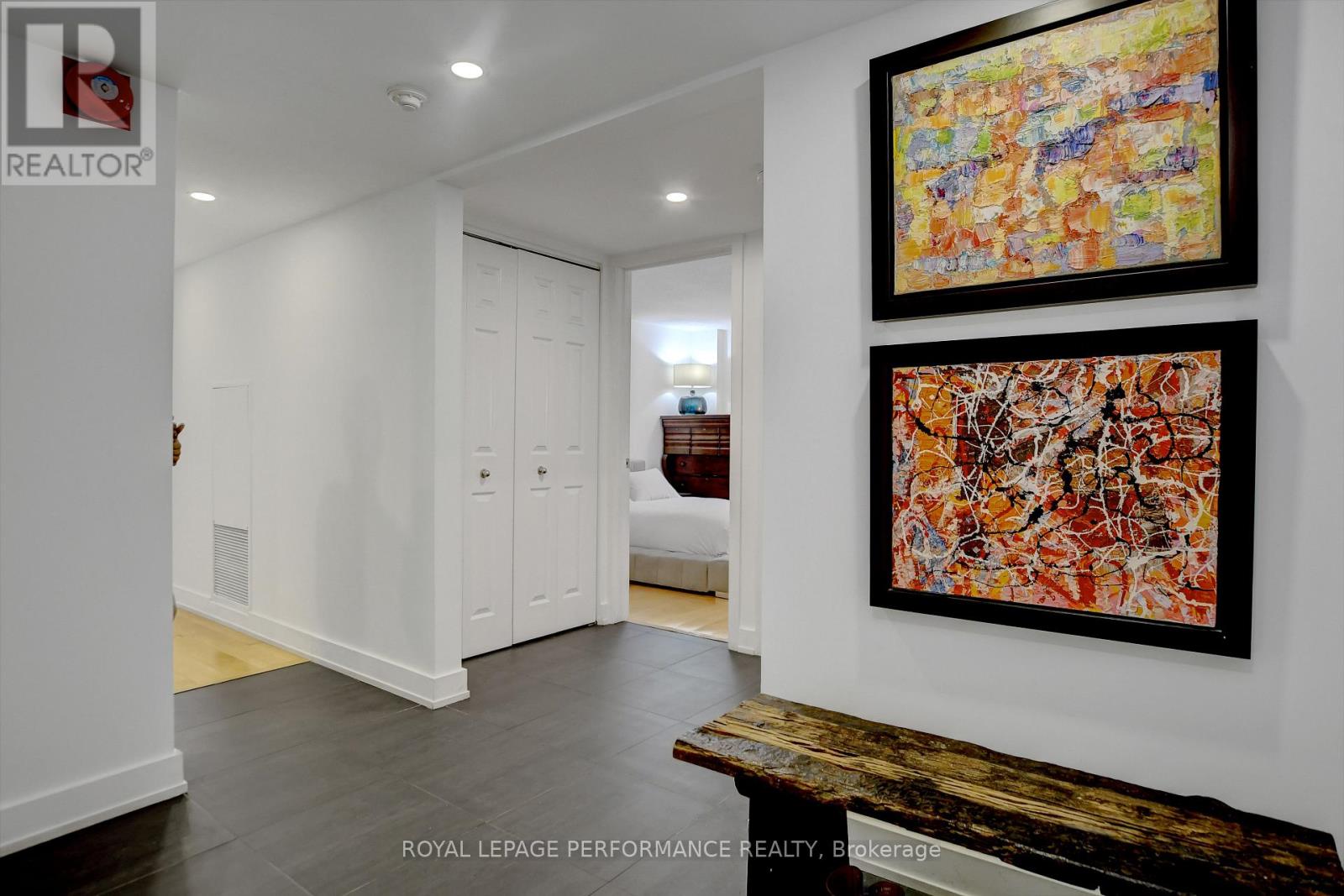 202 - 320 Crichton Street, Ottawa, Ontario K1M 1W5 - Photo 5 - X12539794