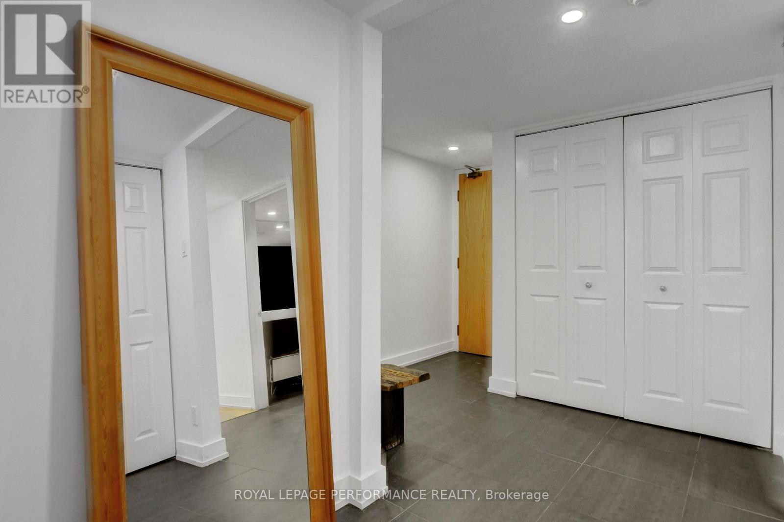 202 - 320 Crichton Street, Ottawa, Ontario K1M 1W5 - Photo 6 - X12539794