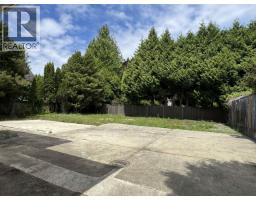 <div class="price">$1,760,000</div> 7231 Steveston Highway, Richmond<br><div style="margin-bottom:8px;"><small>Regent Park Fairchild Realty Inc.</small></div><div class='bed_bath'>5 Bed | 3 Bath</div>