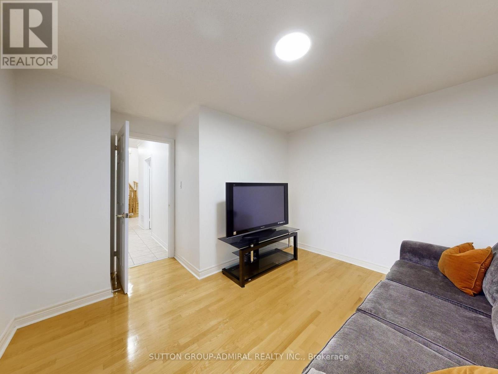 94 Reansbury Crescent, Markham, Ontario  L6C 1X6 - Photo 23 - N12539784