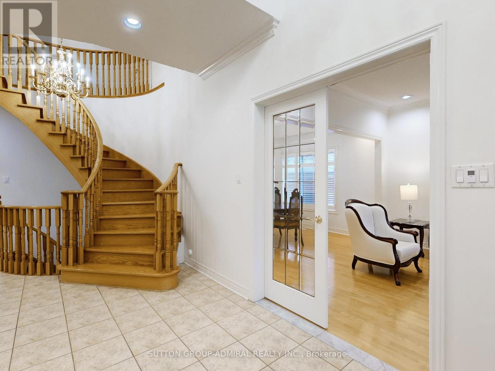 94 Reansbury Crescent, Markham, Ontario  L6C 1X6 - Photo 3 - N12539784