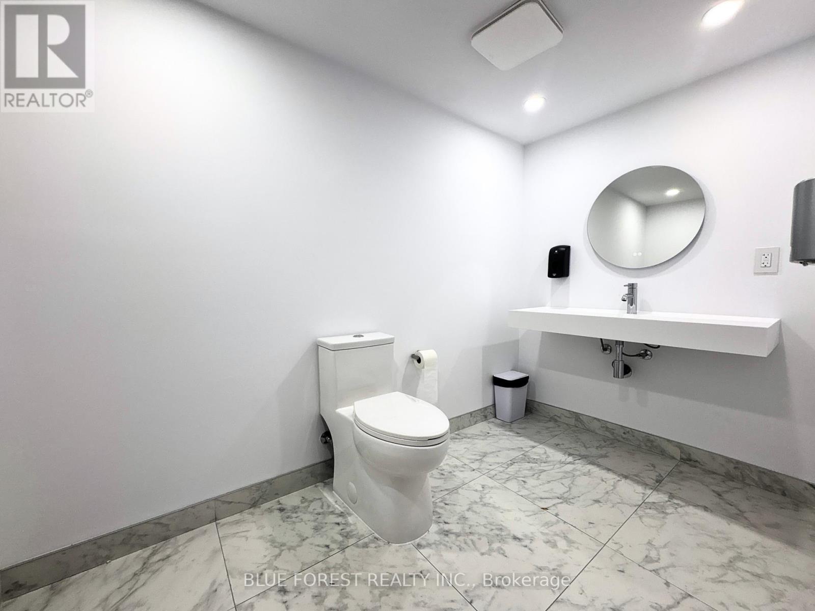 102 - 460 Wellington Street, London East, Ontario  N6A 3P8 - Photo 40 - X12520364