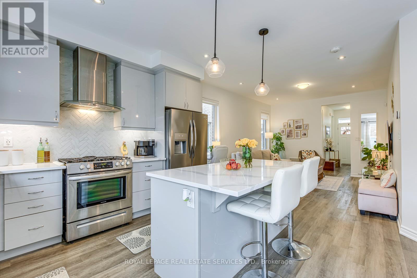 804 Aspen Terrace, Milton, Ontario L9E 1S3 - Photo 10 - W12539788