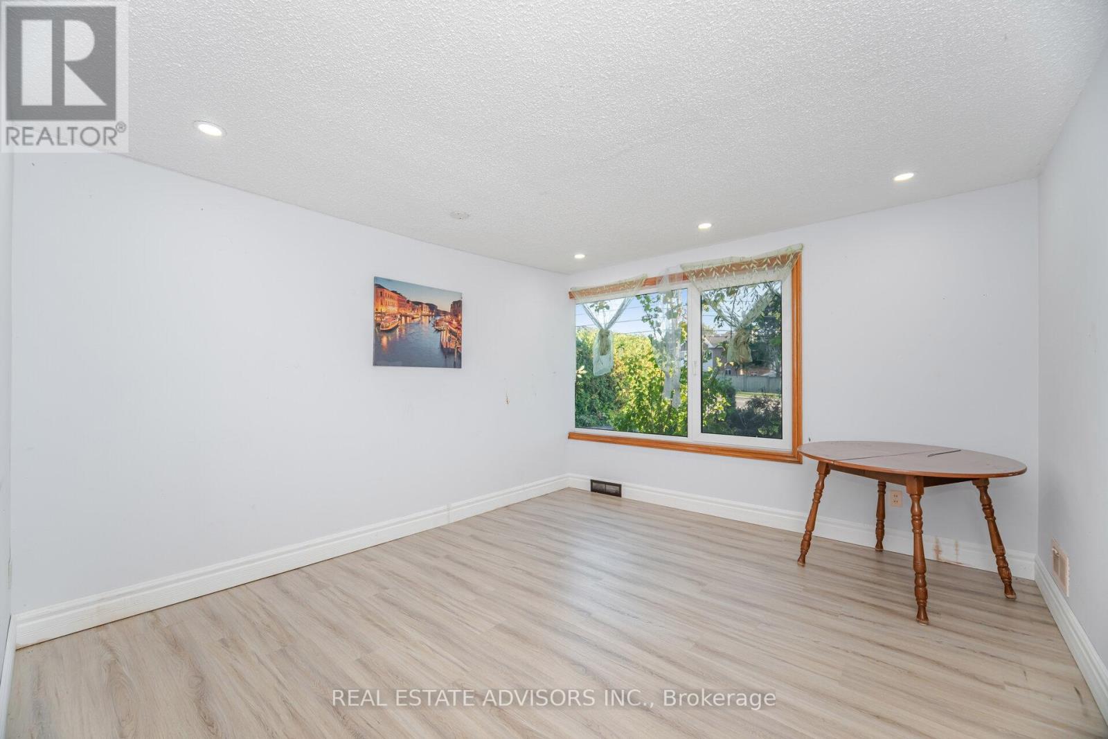 1035 Gorham Street, Newmarket, Ontario  L3Y 5G9 - Photo 23 - N12444128