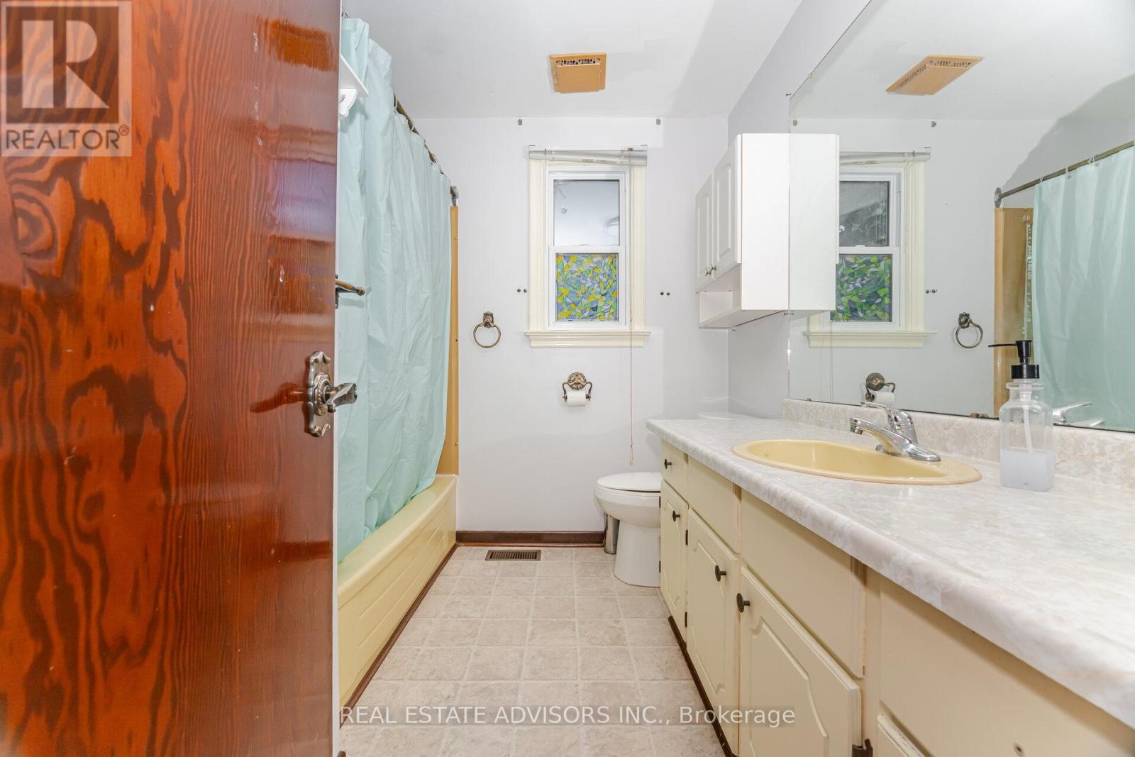 1035 Gorham Street, Newmarket, Ontario  L3Y 5G9 - Photo 27 - N12444128