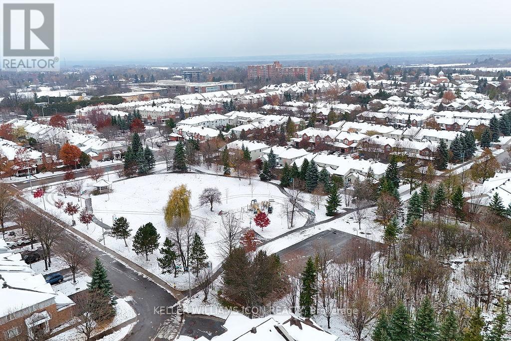 6 Cambray Lane, Ottawa, Ontario  K2K 3C2 - Photo 4 - X12539814