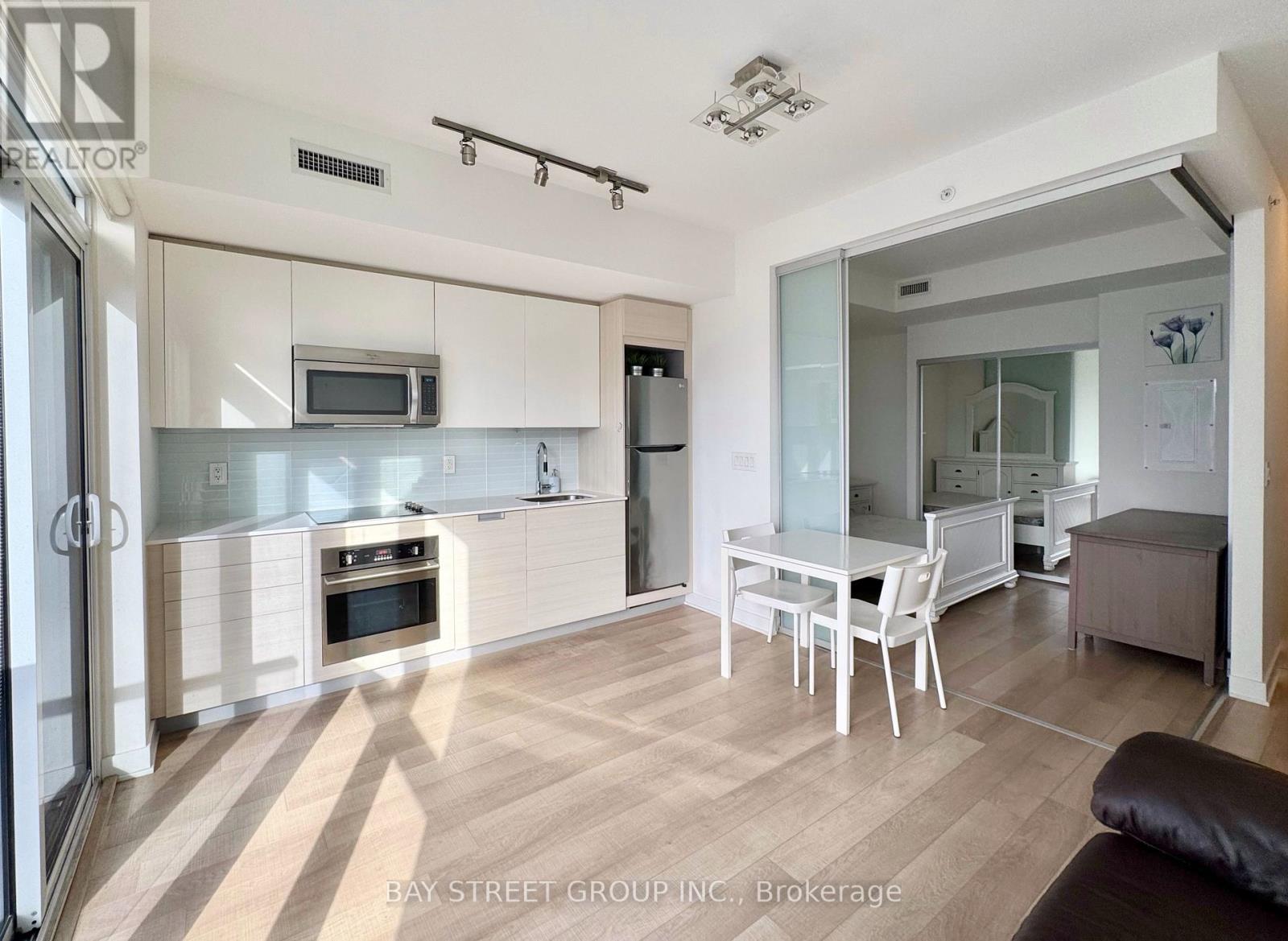 2008 - 210 Simcoe Street, Toronto, Ontario  M5T 0A9 - Photo 3 - C12539810