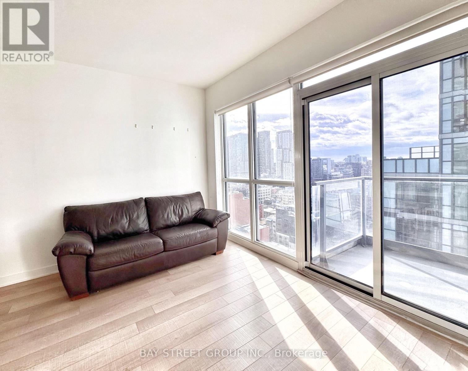 2008 - 210 Simcoe Street, Toronto, Ontario  M5T 0A9 - Photo 4 - C12539810