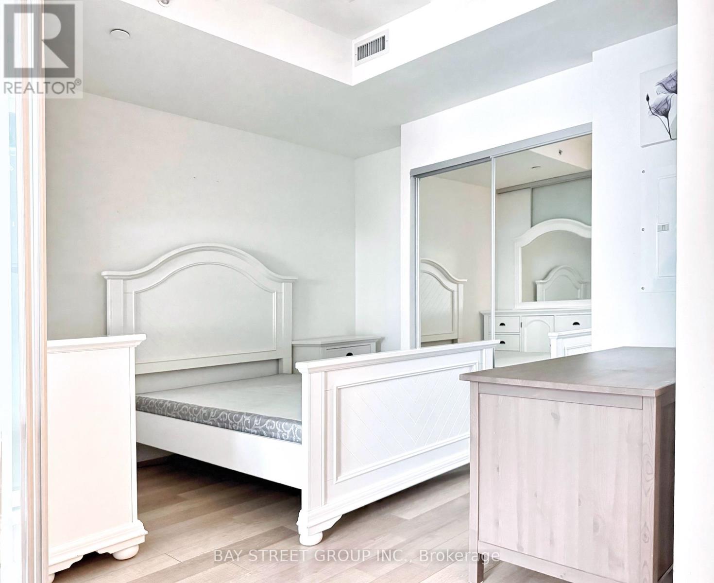 2008 - 210 Simcoe Street, Toronto, Ontario  M5T 0A9 - Photo 5 - C12539810