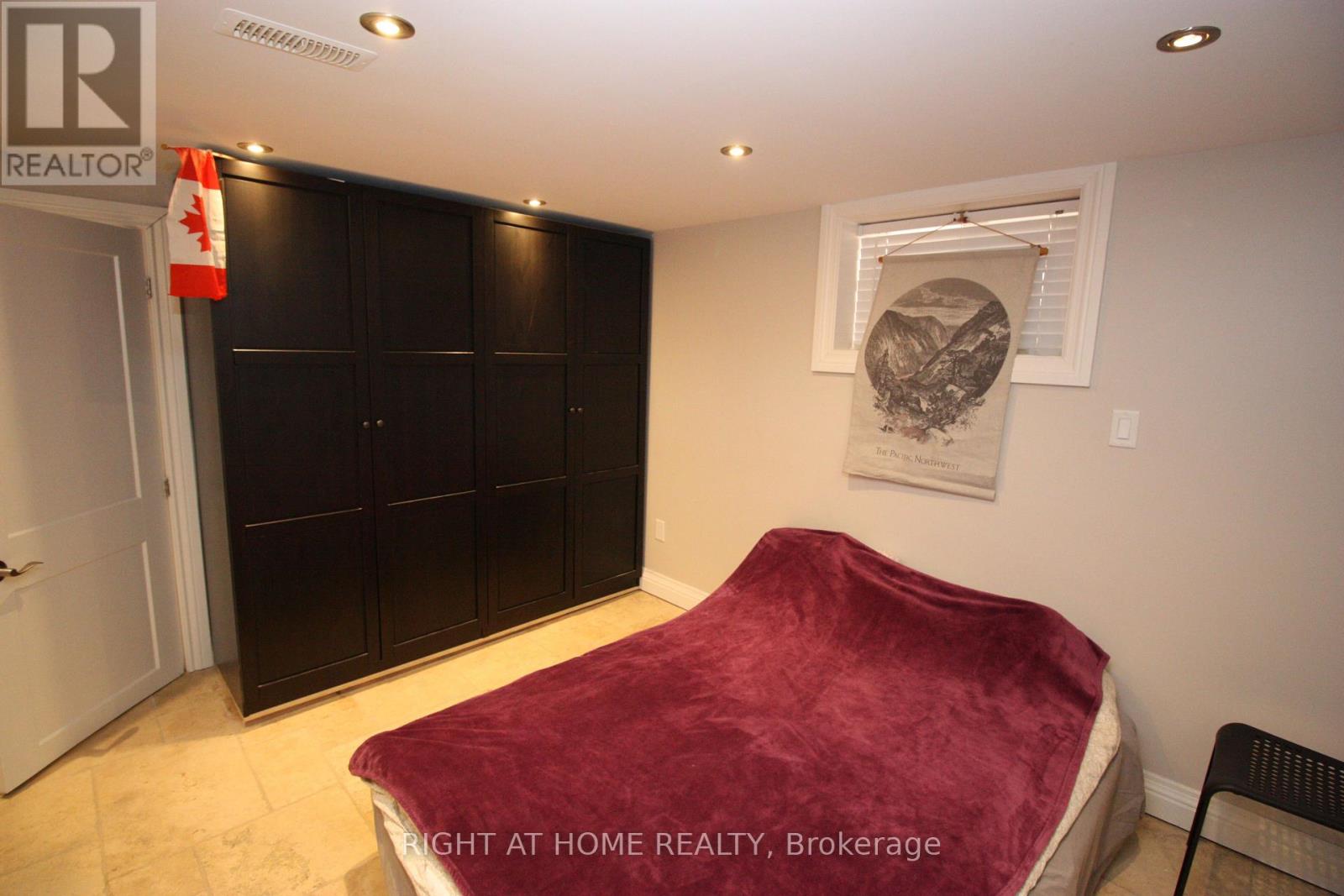 Lower - 81a Shaver Avenue N, Toronto, Ontario  M9B 4N6 - Photo 4 - W12539808