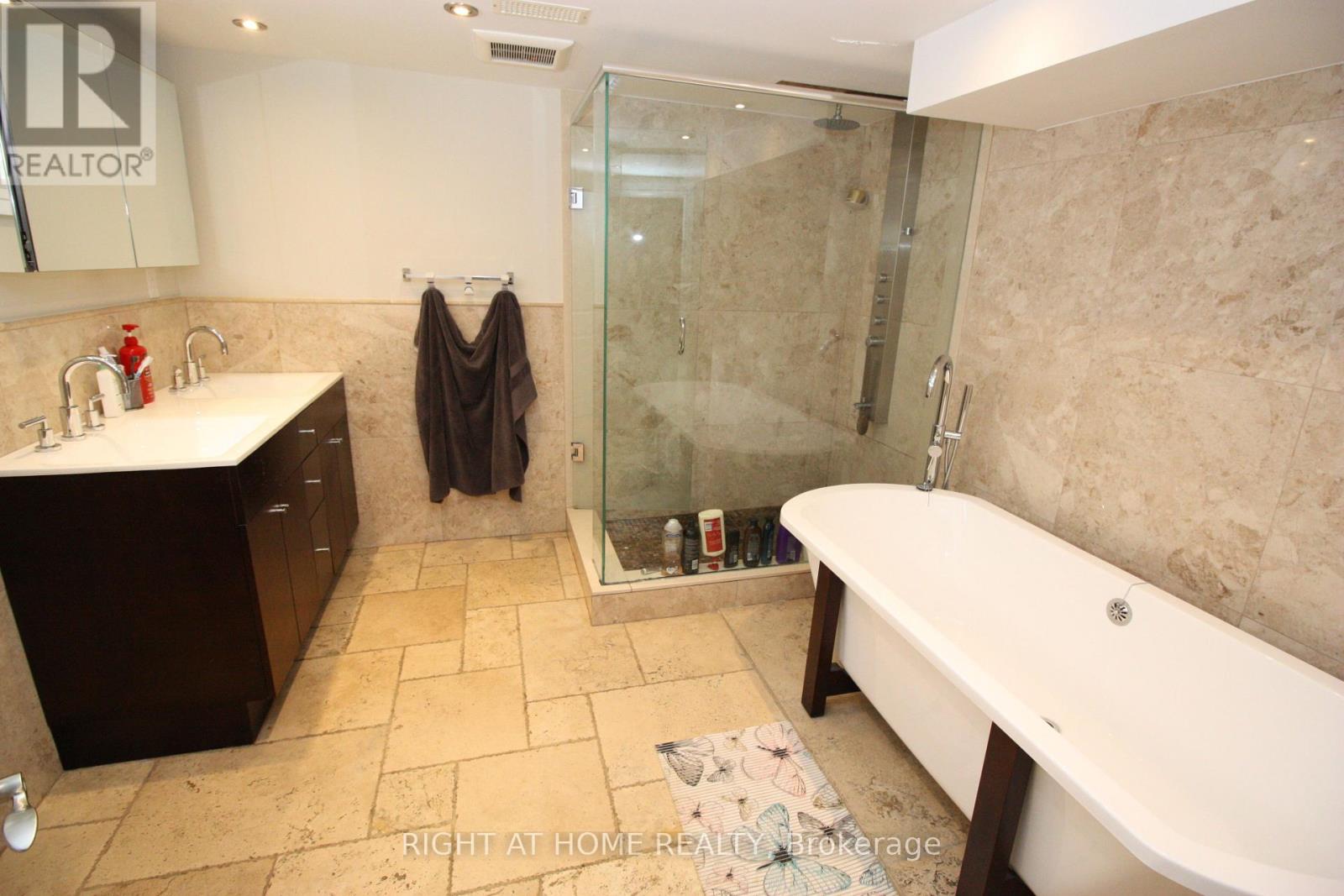 Lower - 81a Shaver Avenue N, Toronto, Ontario  M9B 4N6 - Photo 8 - W12539808