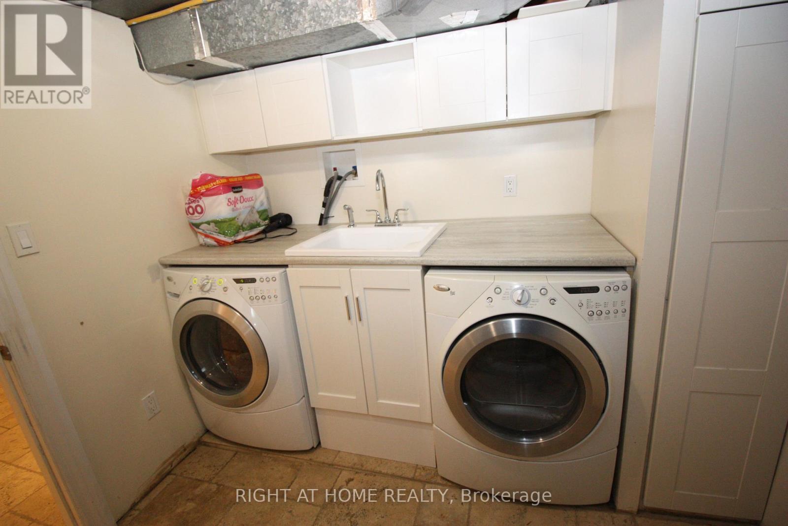 Lower - 81a Shaver Avenue N, Toronto, Ontario  M9B 4N6 - Photo 9 - W12539808